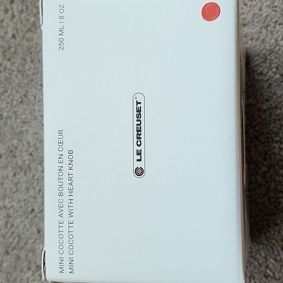 Le Creuset Mini Cocotte With Heart Knob - Picture 4 of 4